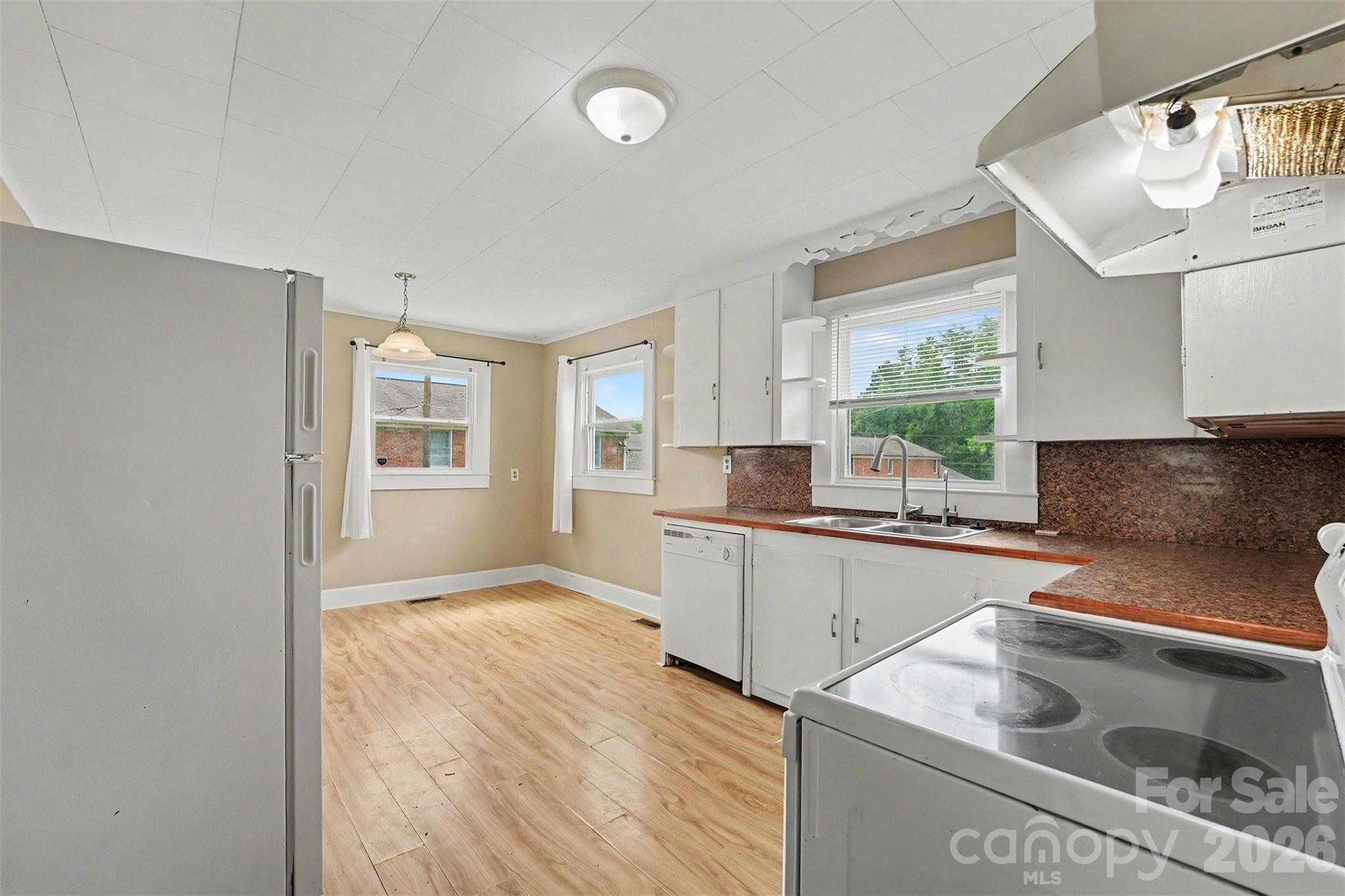 1102 Desoto Avenue
