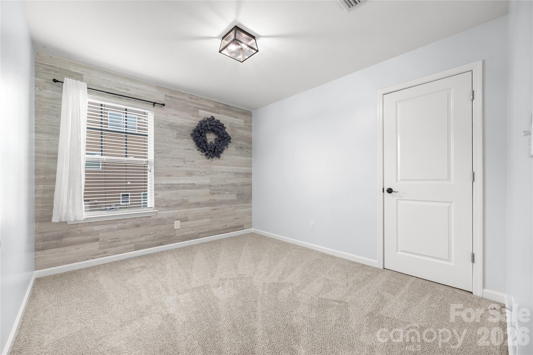 Ellis Pond - Residential