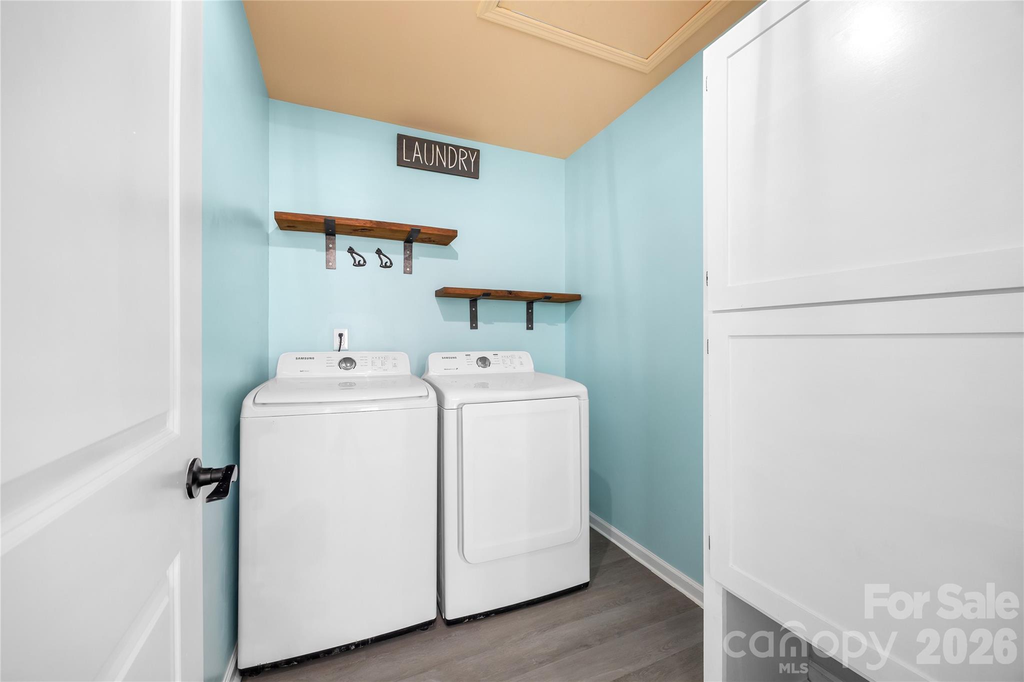 Ellis Pond - Residential