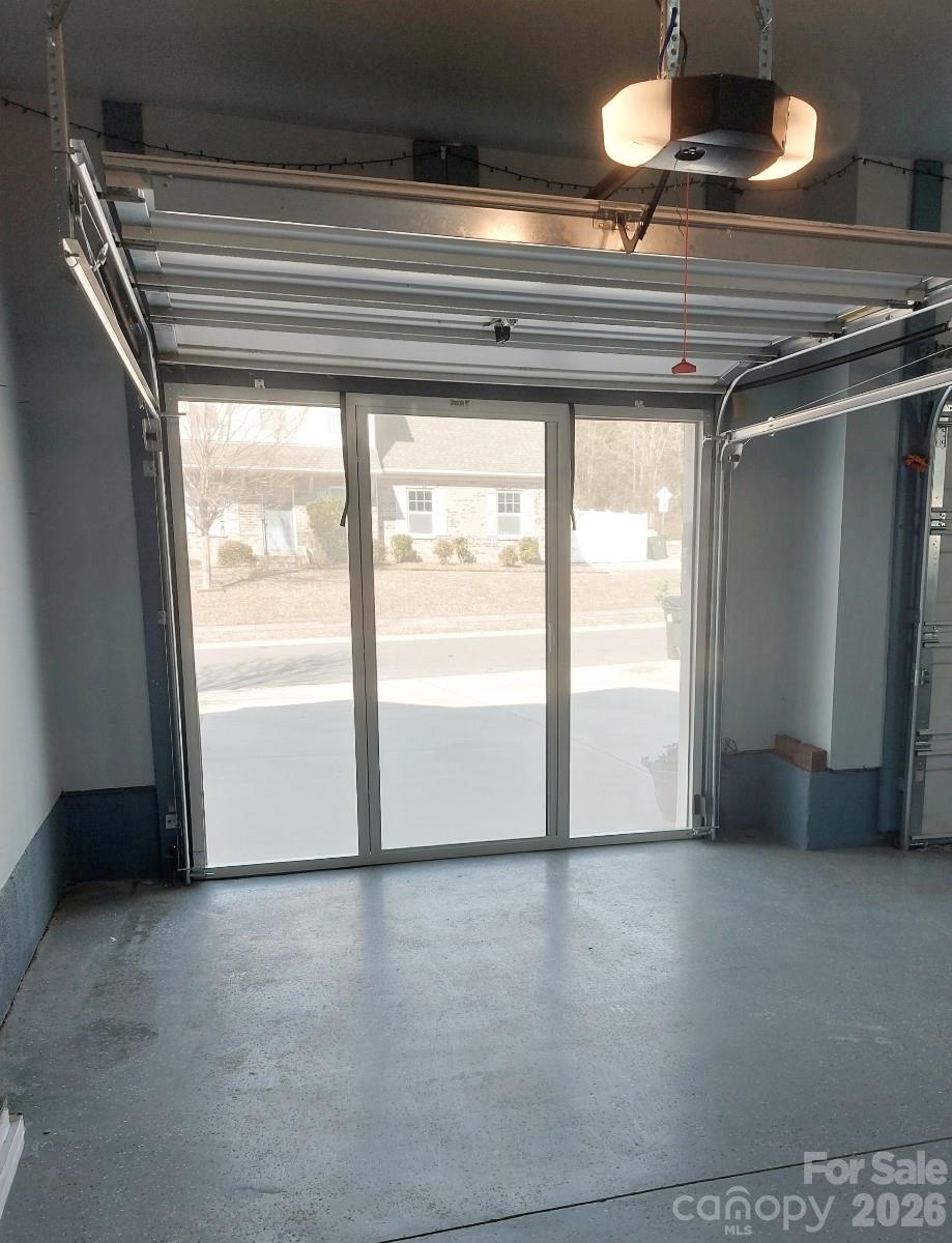 Ellis Pond - Residential