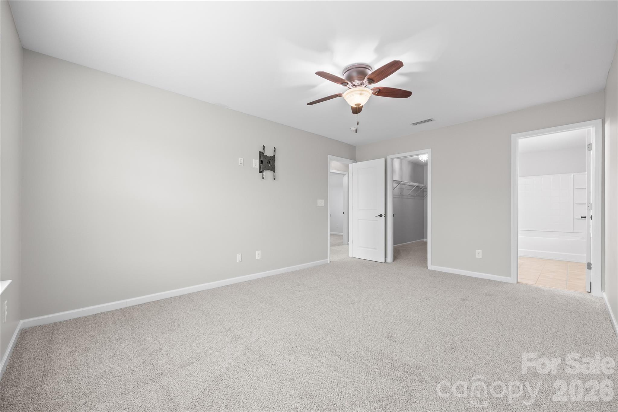 Ellis Pond - Residential