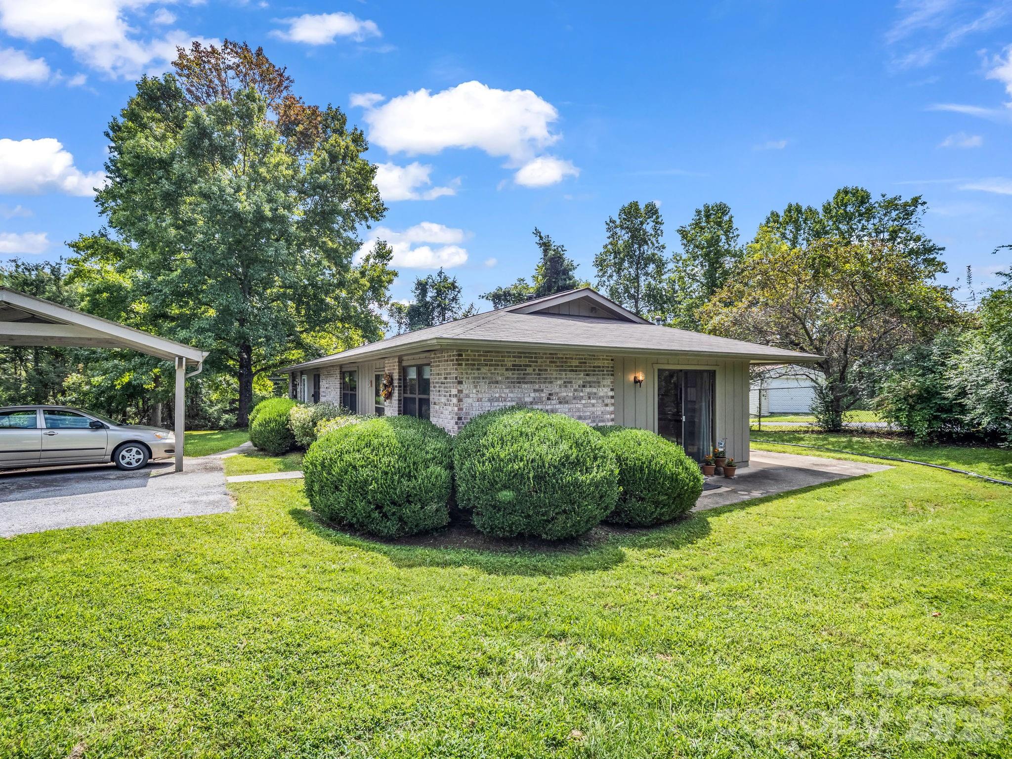 703 Farmington Circle