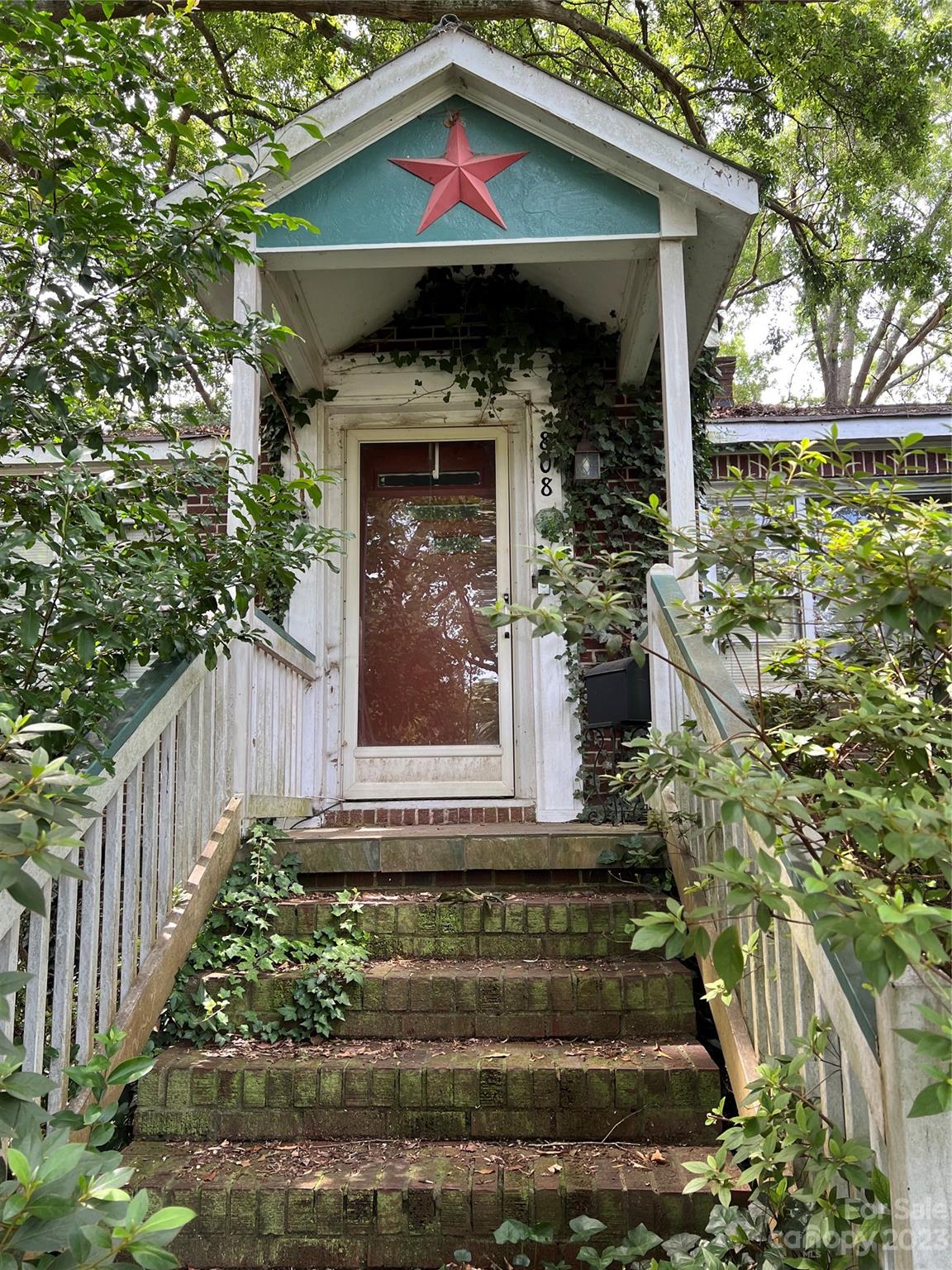 Colonial Heights - Residential