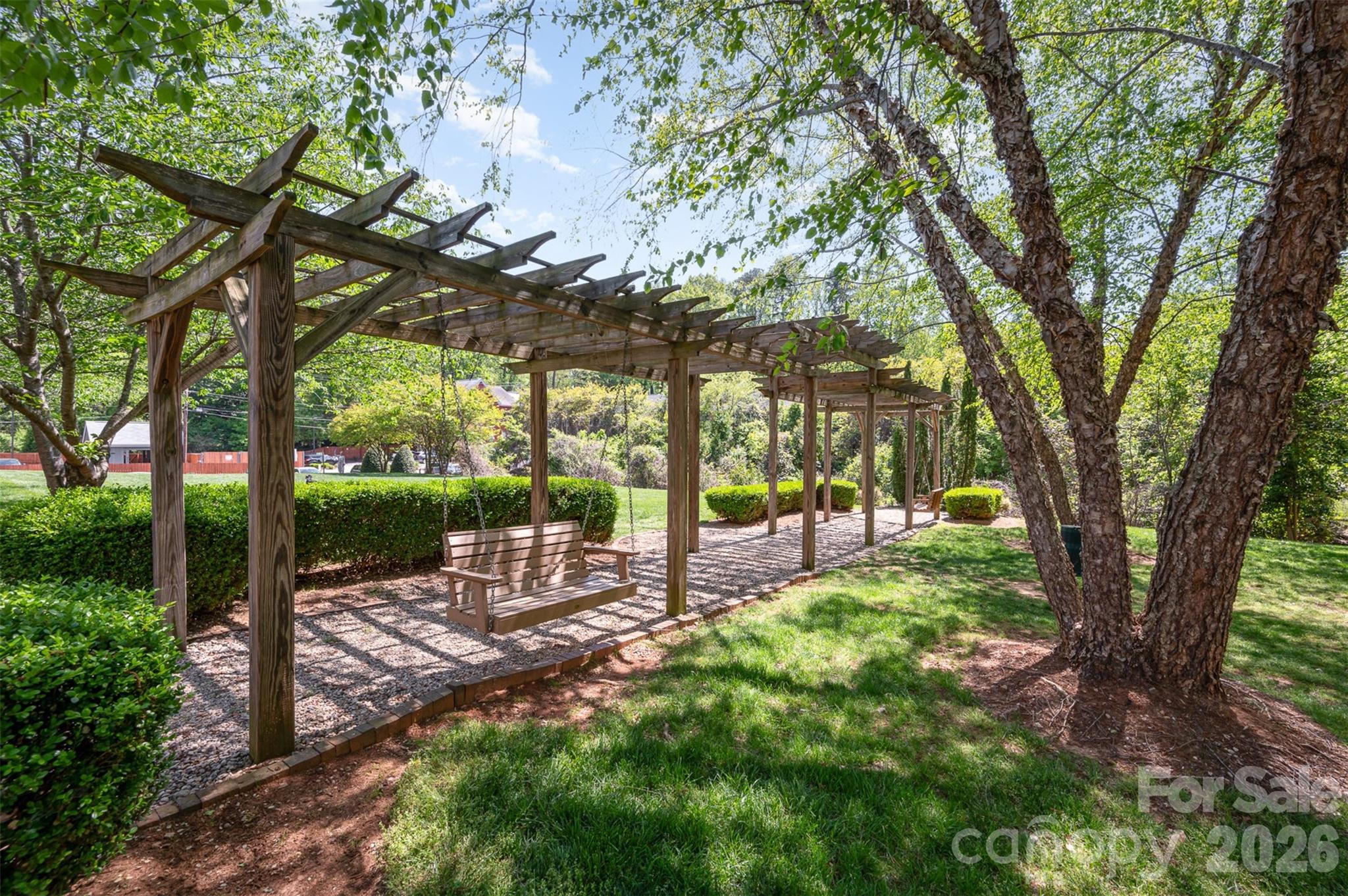 Williamsburg on Commonwealth - Residential