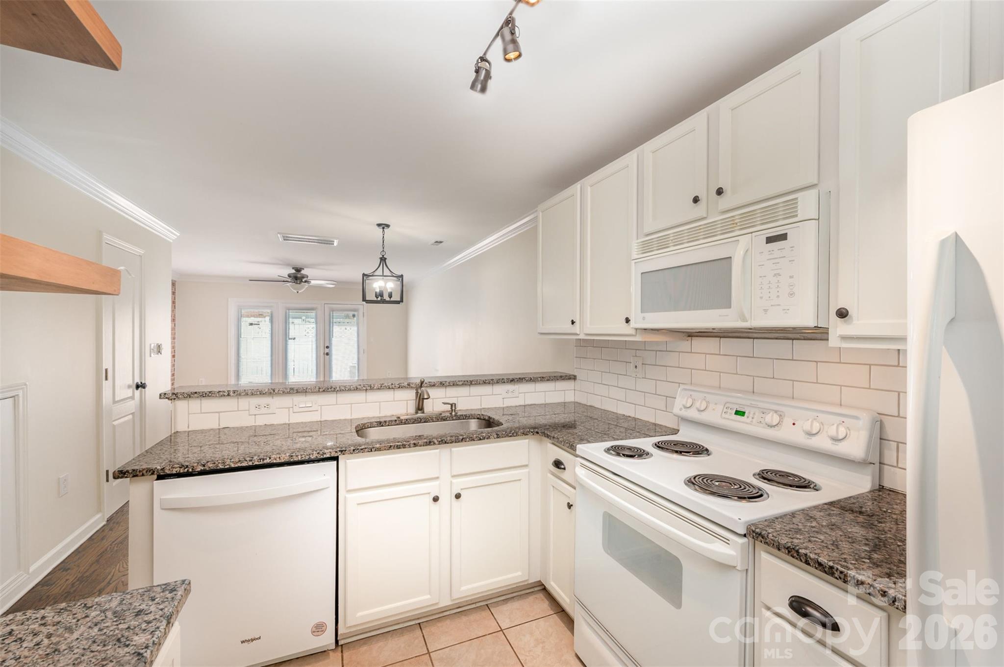 Williamsburg on Commonwealth - Residential