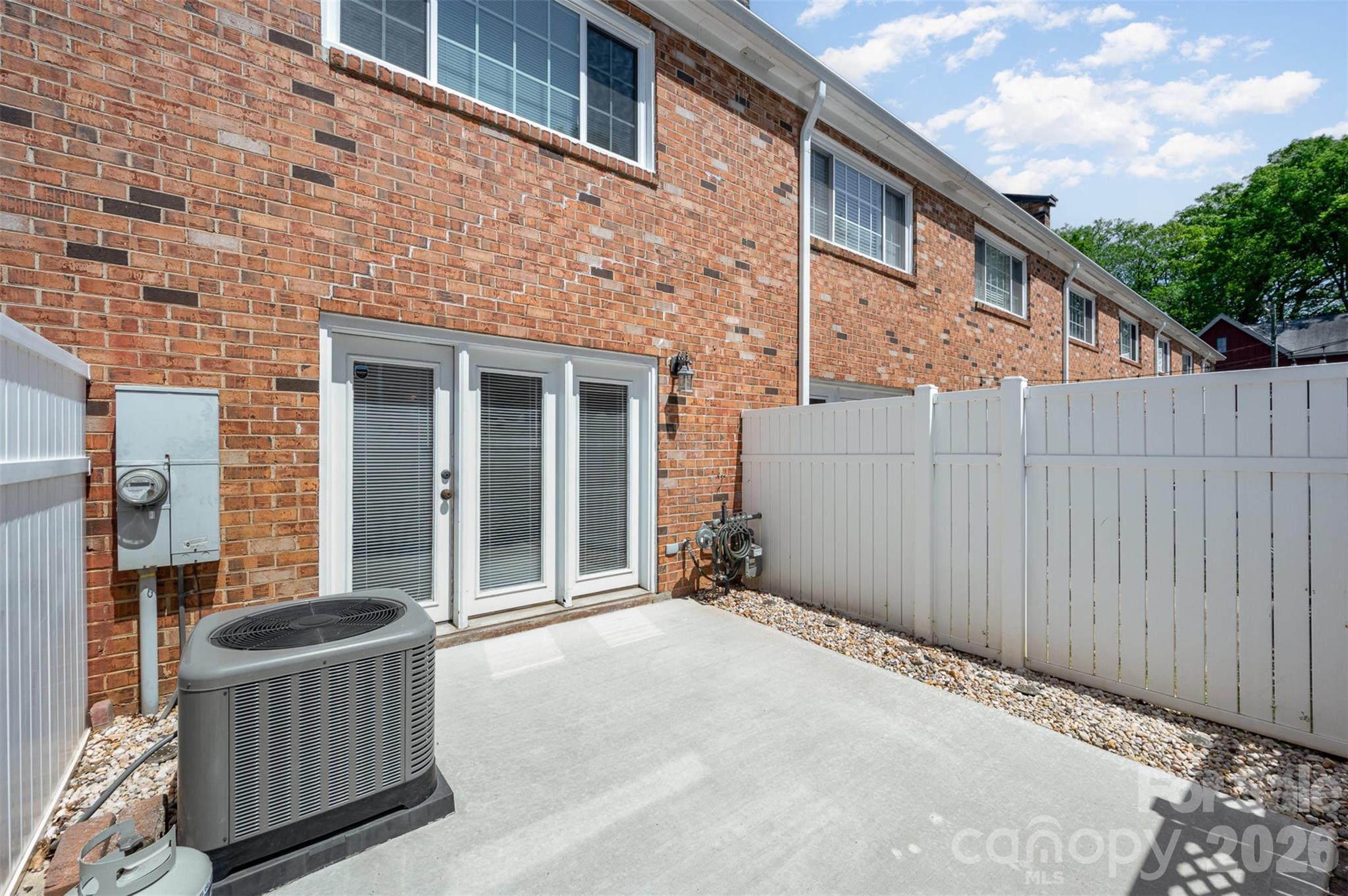 Williamsburg on Commonwealth - Residential