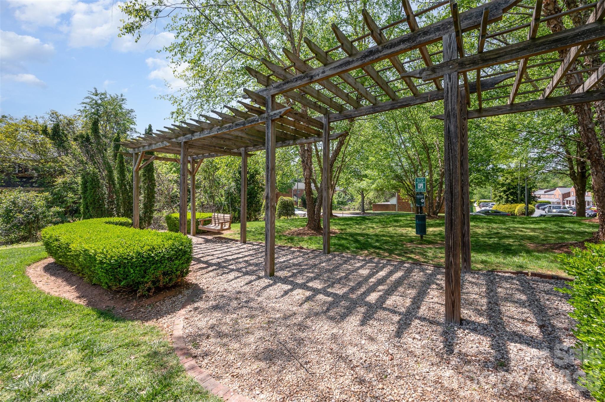 Williamsburg on Commonwealth - Residential