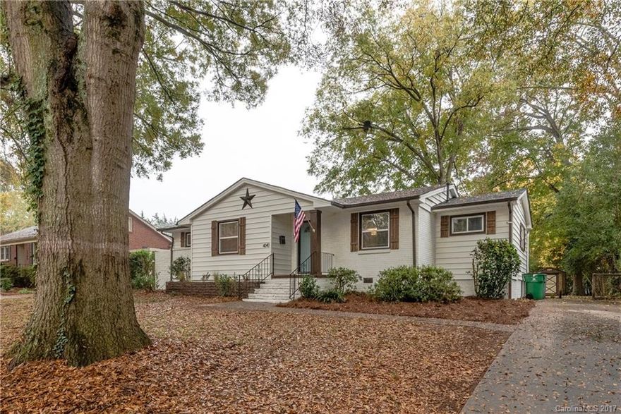 This MOVE-IN ready renovated 3/2 ranch is one FOXY lady! Step inside onto refinished hardwoods & take it all in! The big eat in kitchen is to die for - new white cabinetry, granite counter tops, tile floors, subway tile backsplash & stainless steel appliance pkg! Shiny clean bathrooms w/ tile floors, new granite topped vanities & more. Fresh paint, stylish lighting, ceiling fans & new interior doors! Big flex room/laundry! New roof, HVAC, water heater & windows! Flat fenced lot w/ storage bldg.