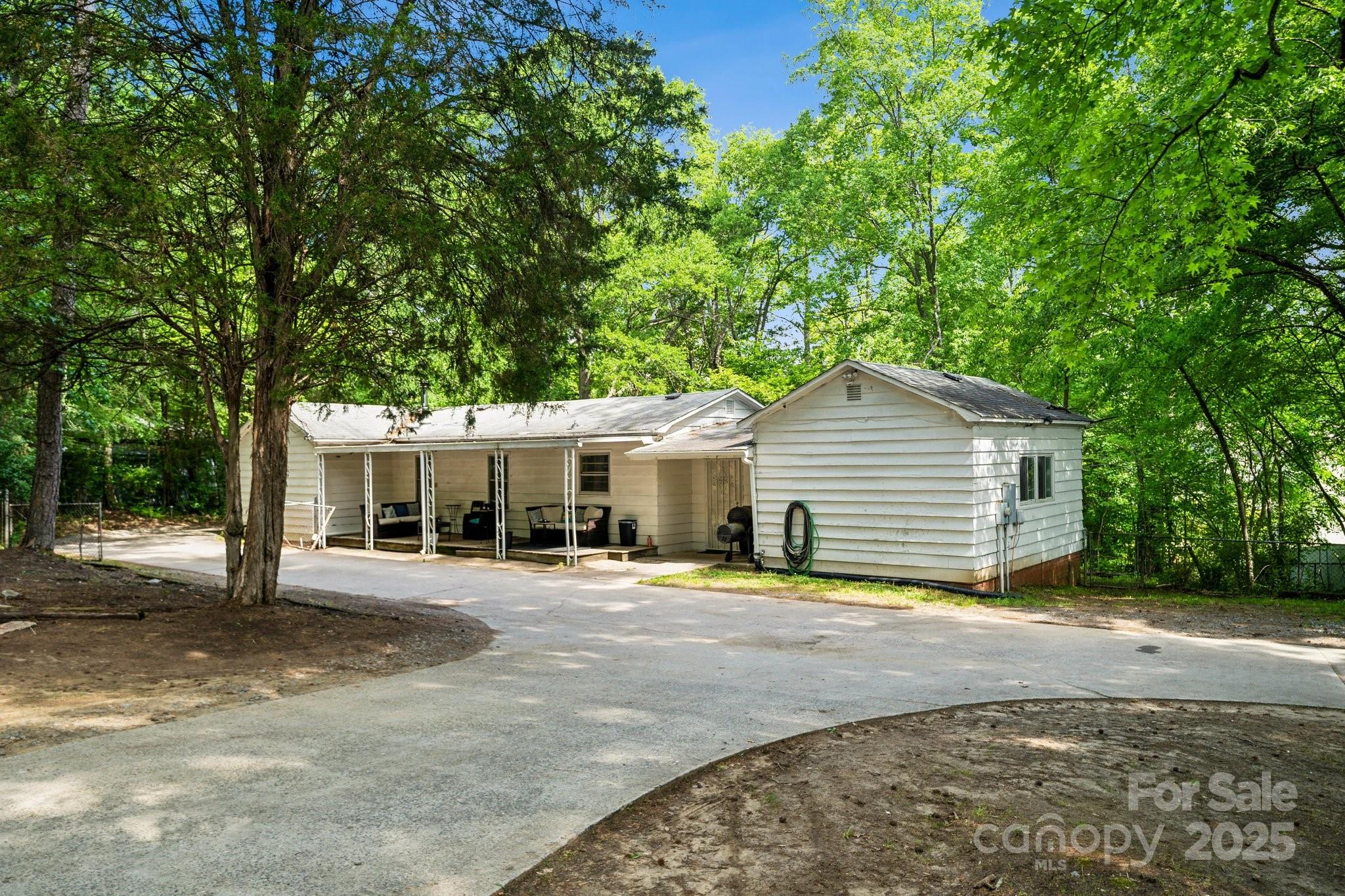 1917 Tom Sadler Road