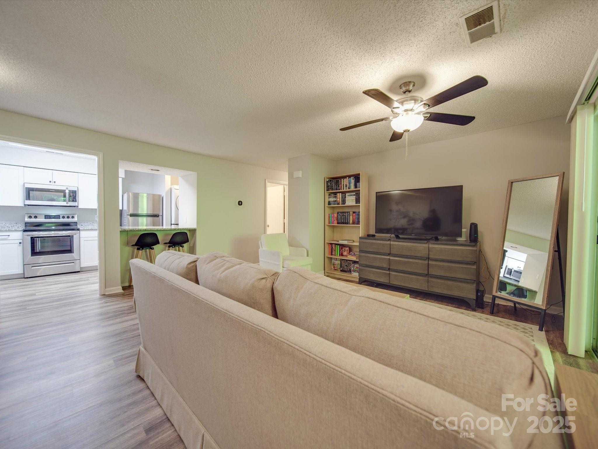 1052 Churchill Downs Court I