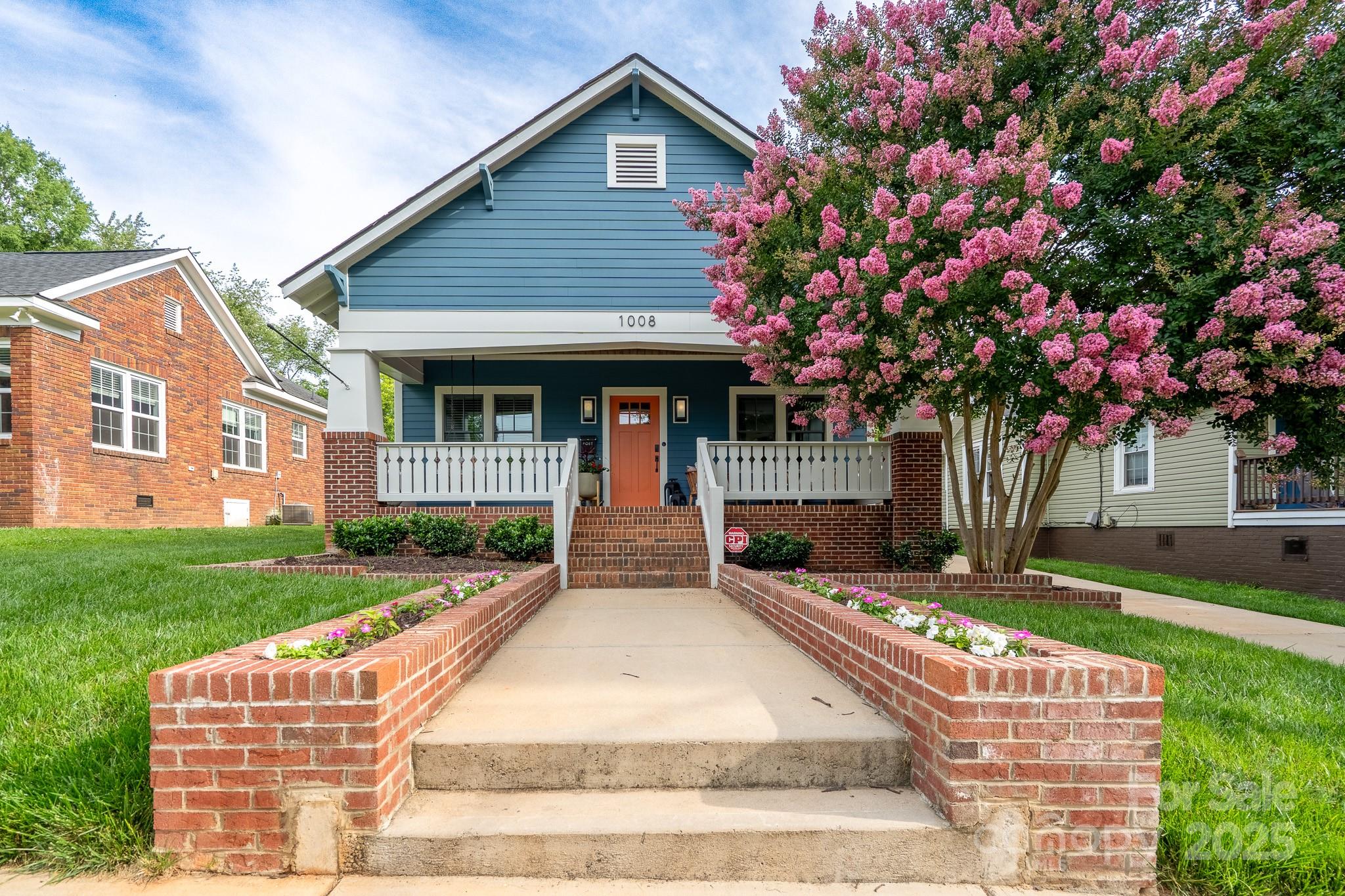 1008 Vanizer Street
