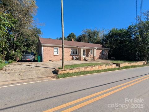 537 Deaverview Road Asheville NC 28806