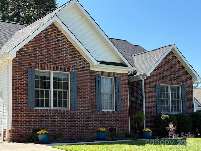 1234 Laurel Woods Drive