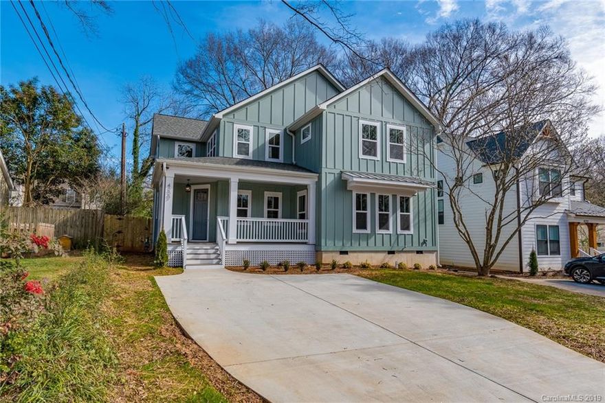 New Construction Completed January 3, 2019 and ready for New Owners... Captivating Craftsman Style home boasts 2,700 square feet. Luxurious kitchen w/ over-sized island perfect for entertaining, quartz countertops, vented gas range with hood, & upgraded stainless steel appliances including the refridgerator. Pre-finished hardwood flooring through-out, w/distinguished, coffered ceiling in great room along with wood blinds.  First floor owners suite, charming owners bath and walk-in closet! 4 bdrms & 3.5 baths. Huge bonus room perfect for kids play area or media center.  Located in the Oakhurst area, less than 10 minutes away from Uptown.