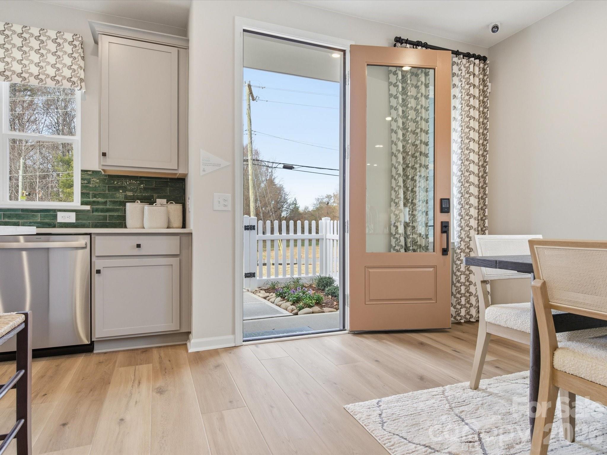 Ellis Townes - Residential