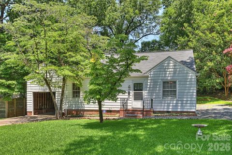 Photo of 1211 Woodland Drive, Charlotte, NC 28205 (MLS # 4403491)