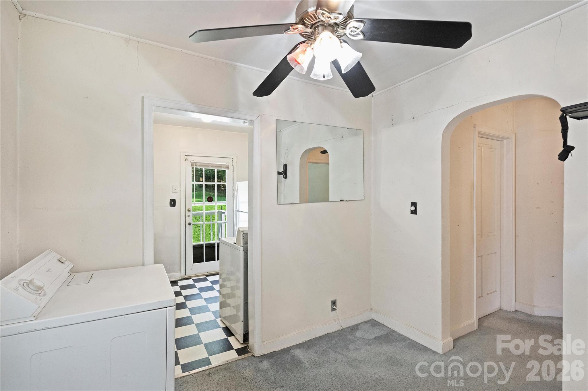 1211 Woodland Drive