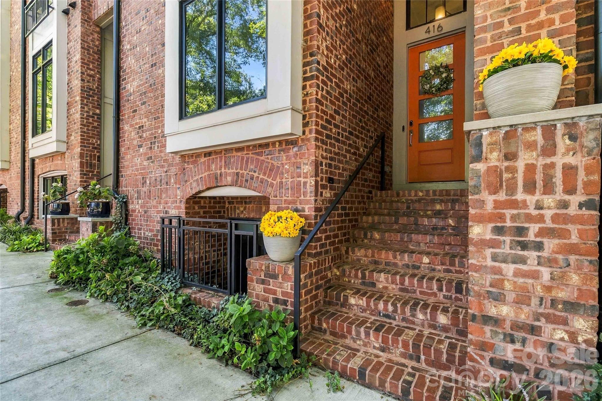 416 E 33rd Street