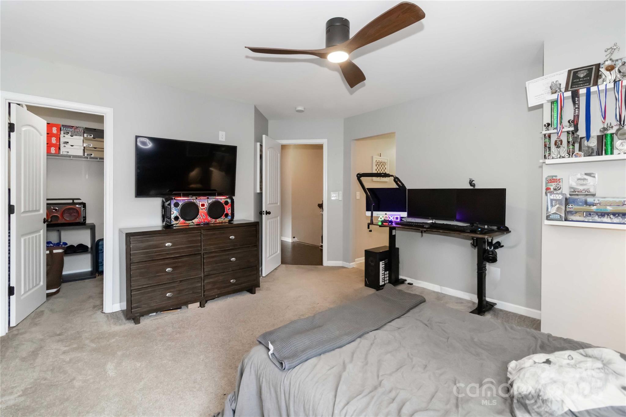 Lake Ridge - Residential