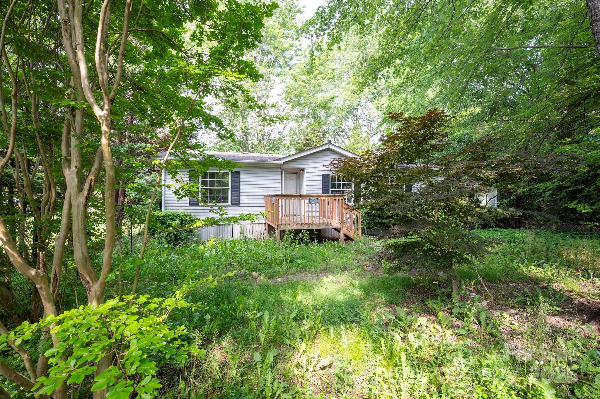 6 Wisteria Court