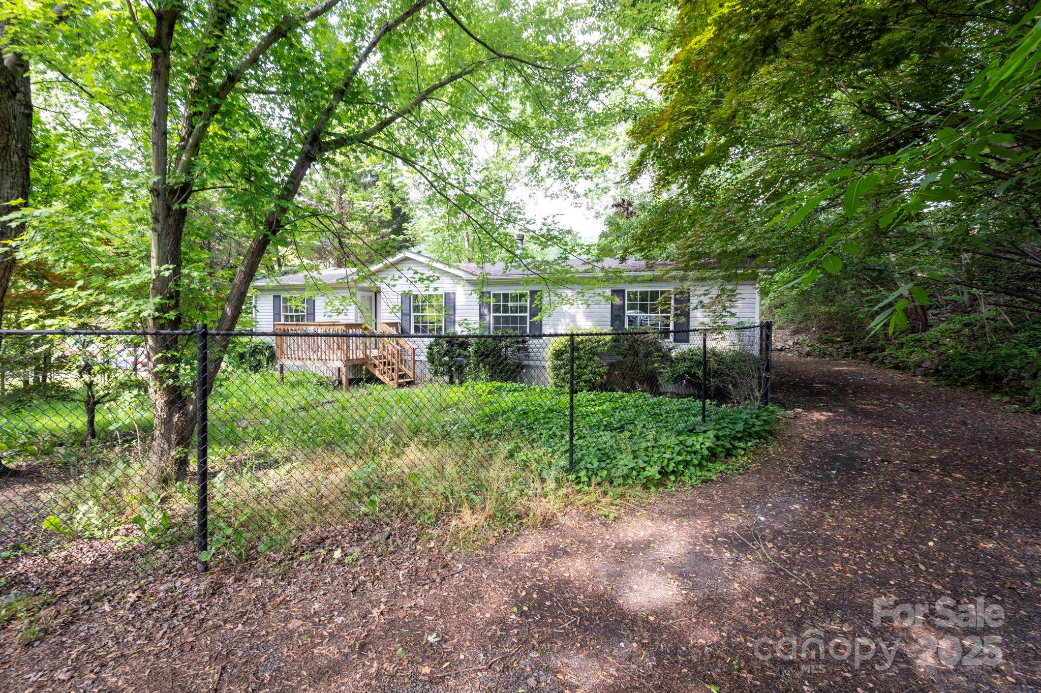 6 Wisteria Court