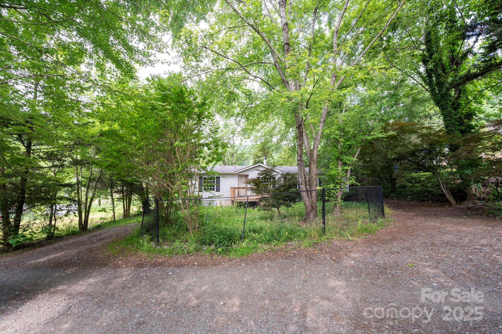 6 Wisteria Court