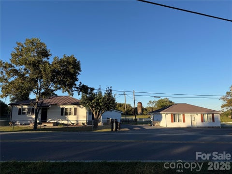 Photo of 7508 Dallas Cherryville Highway, Cherryville, NC 28021 (MLS # 4434044)