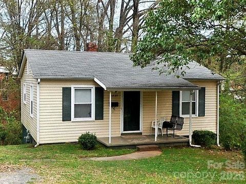 Photo of 1835 Vinton Street, Charlotte, NC 28216 (MLS # 4359396)