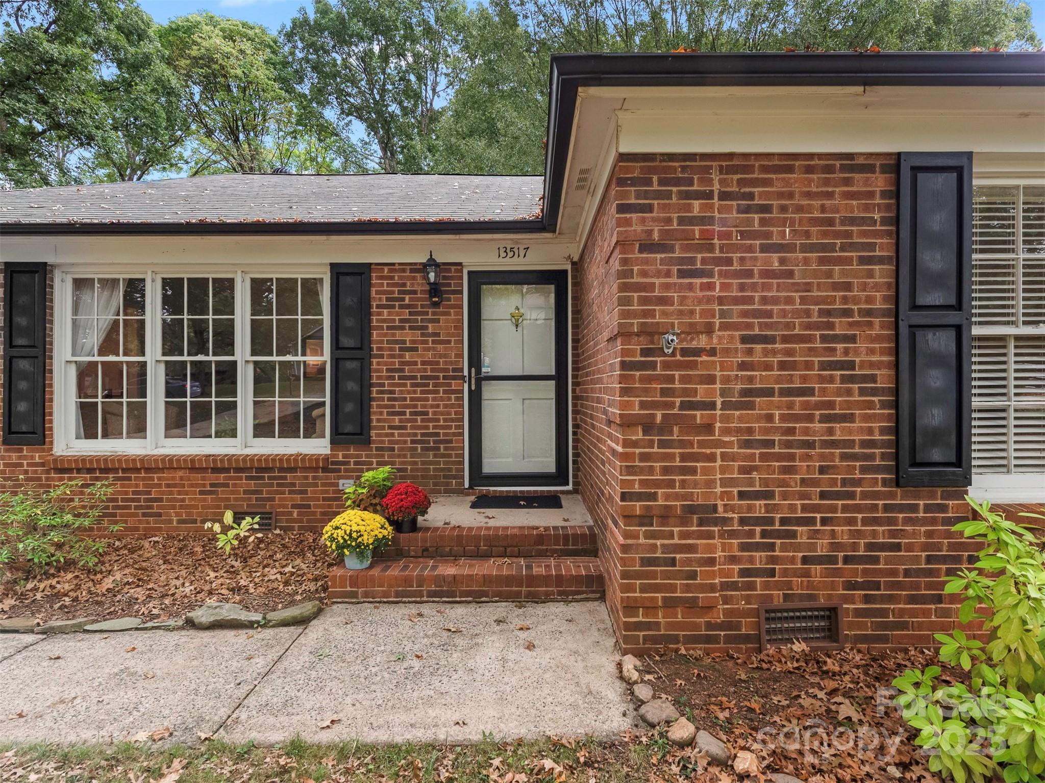13517 Idlefield Lane