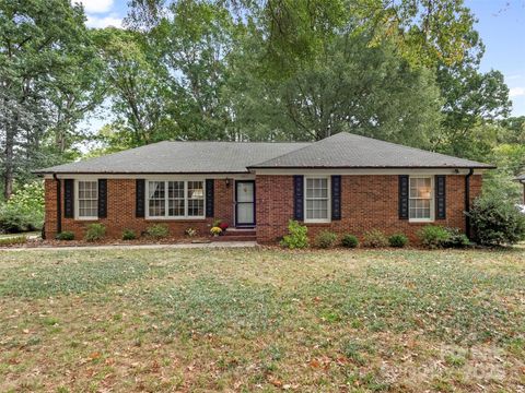 Photo of 13517 Idlefield Lane, Matthews, NC 28105 (MLS # 4310583)