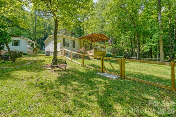 123 LITTLE ROCK WAY, MILL SPRING, NC 28756 - Image 1ea159b2199a67628ec0df3d6d5992f5/3164031827