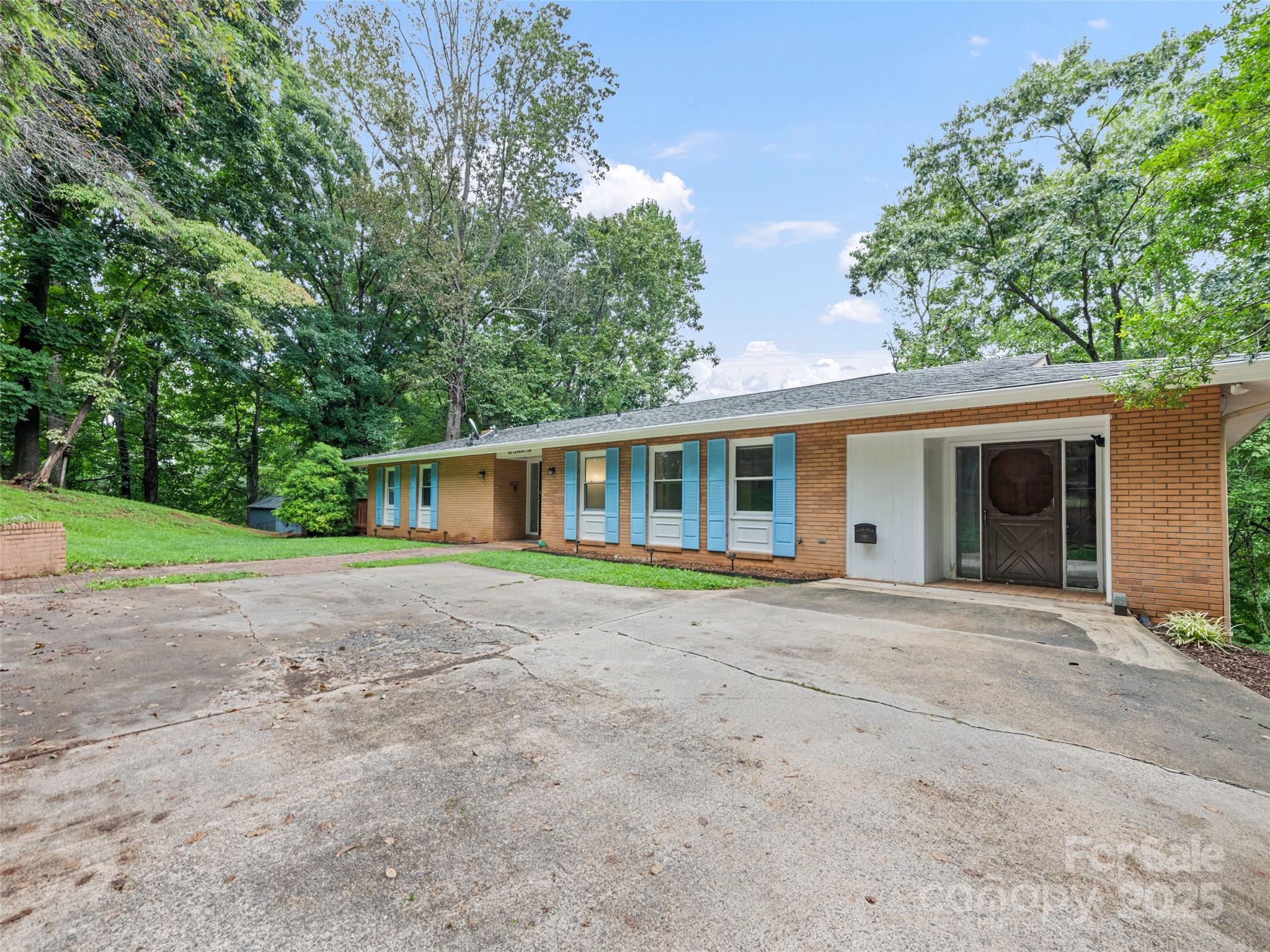 62 Lenoir Circle