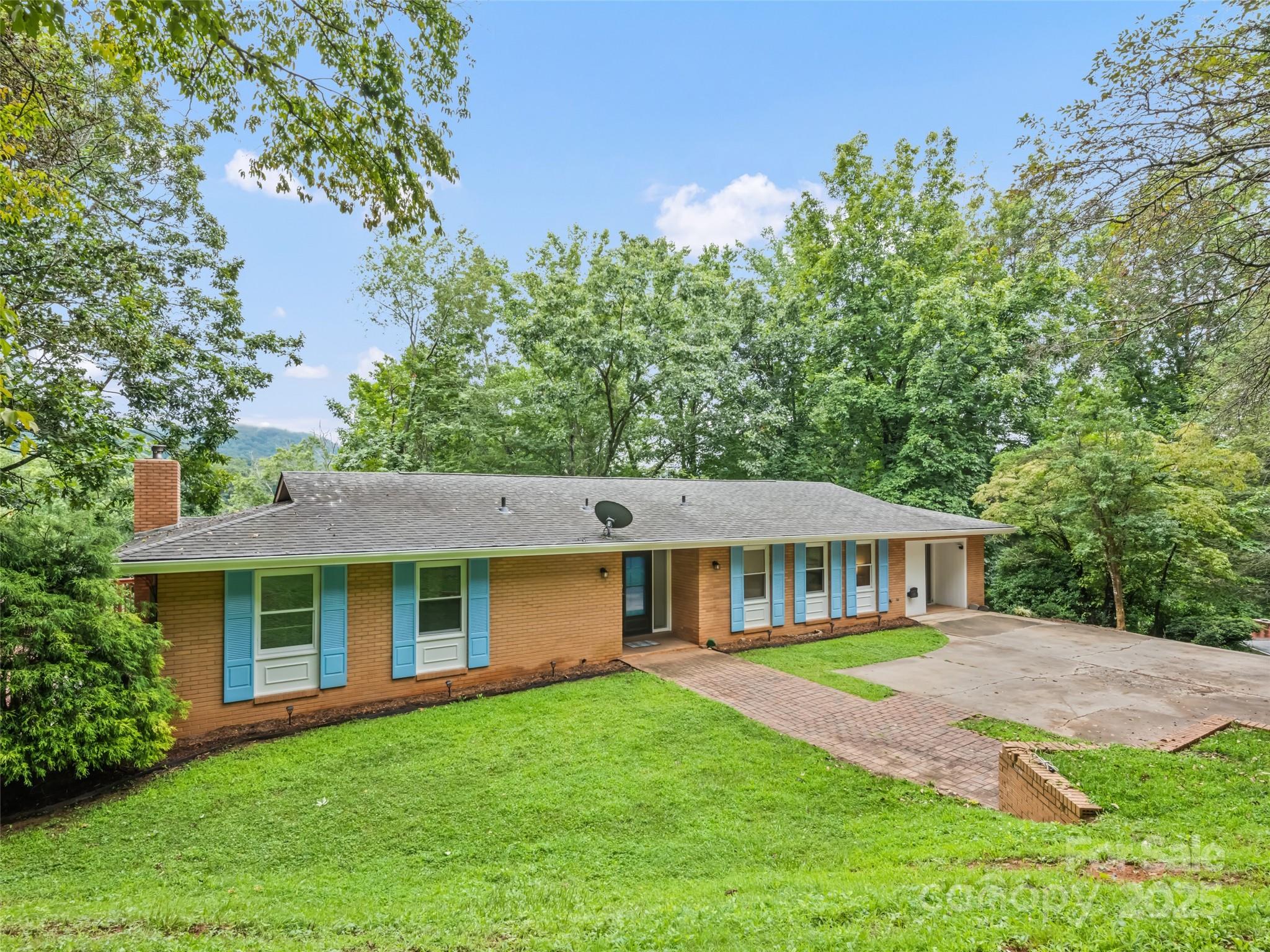 62 Lenoir Circle