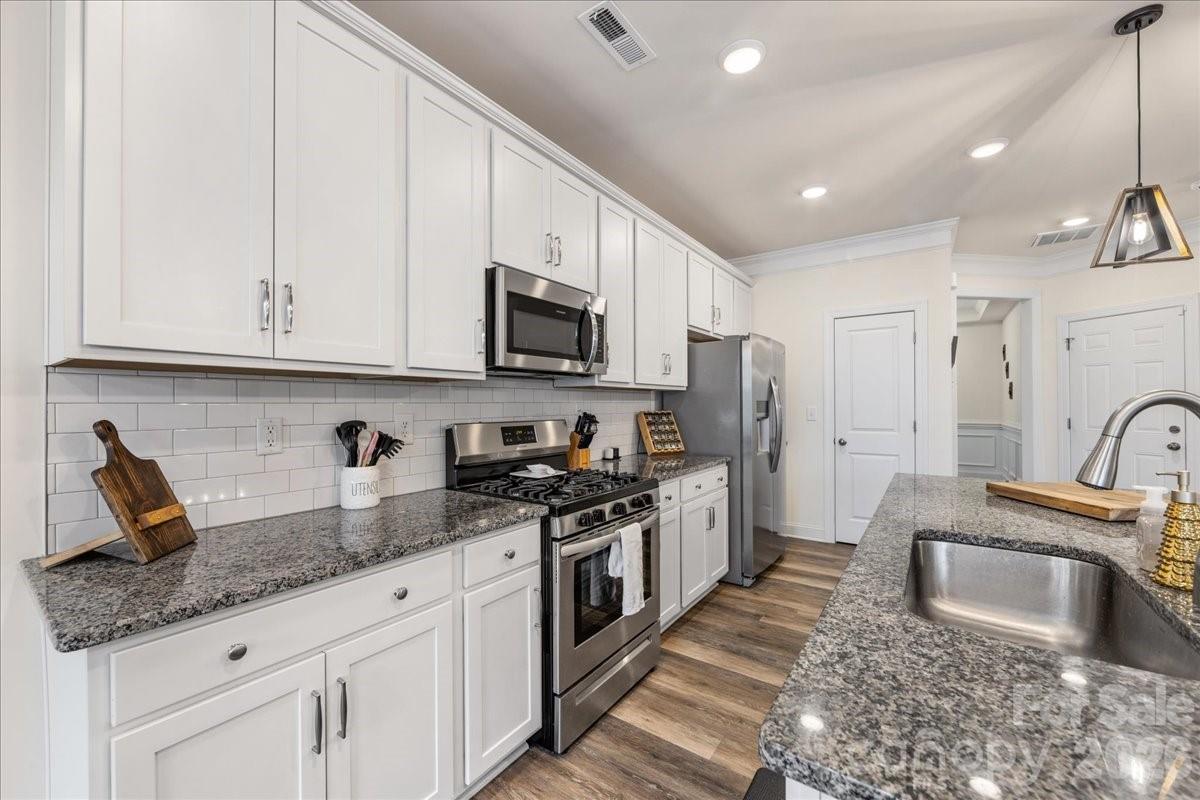 5923 Hampstead Pond Lane