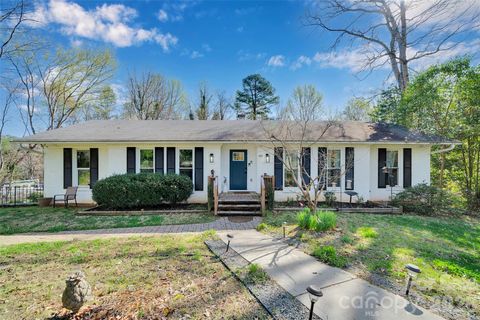 Photo of 301 Hillandale Drive, Charlotte, NC 28270 (MLS # 4363145)