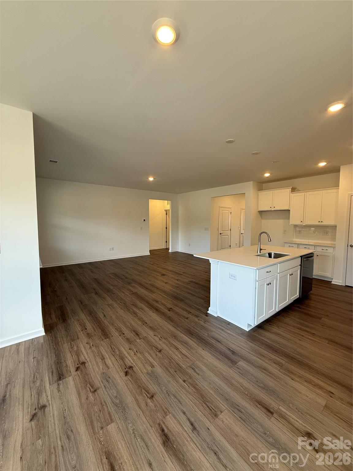 Roselyn - Residential