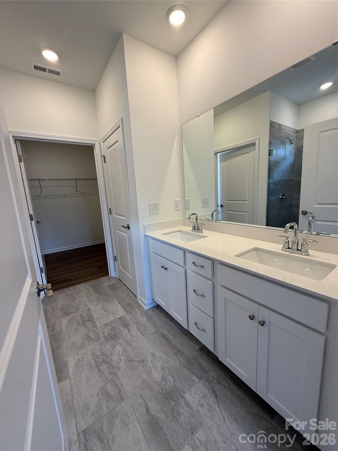 Roselyn - Residential