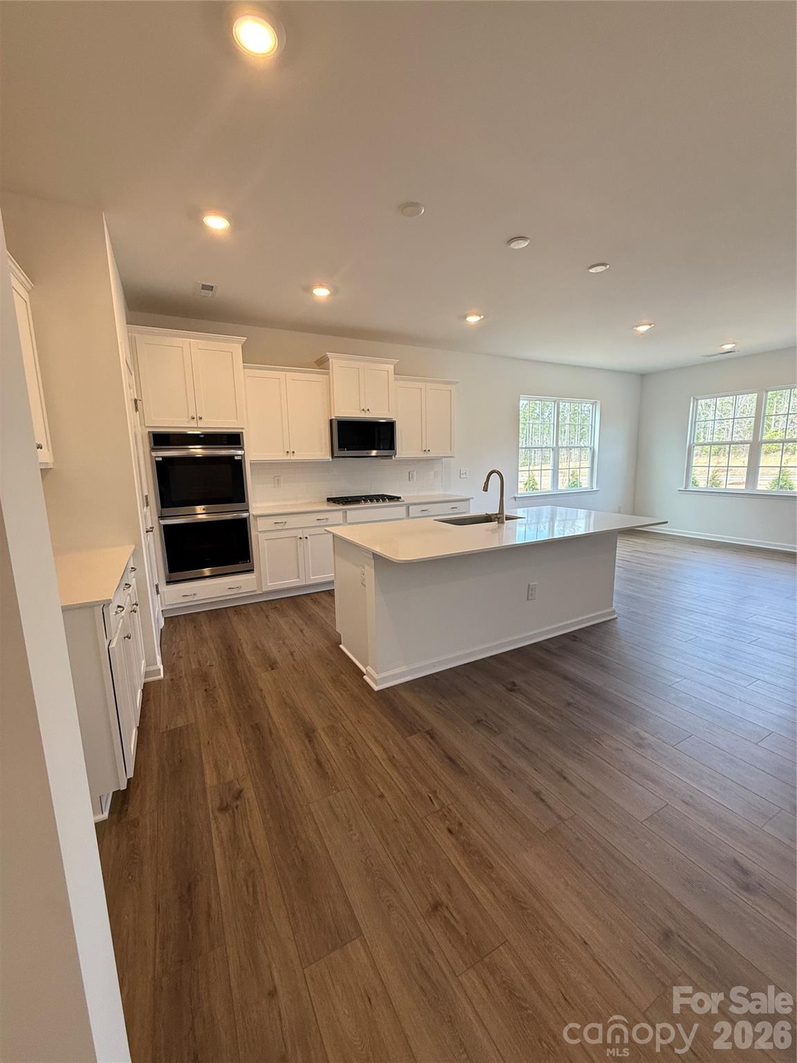 Roselyn - Residential