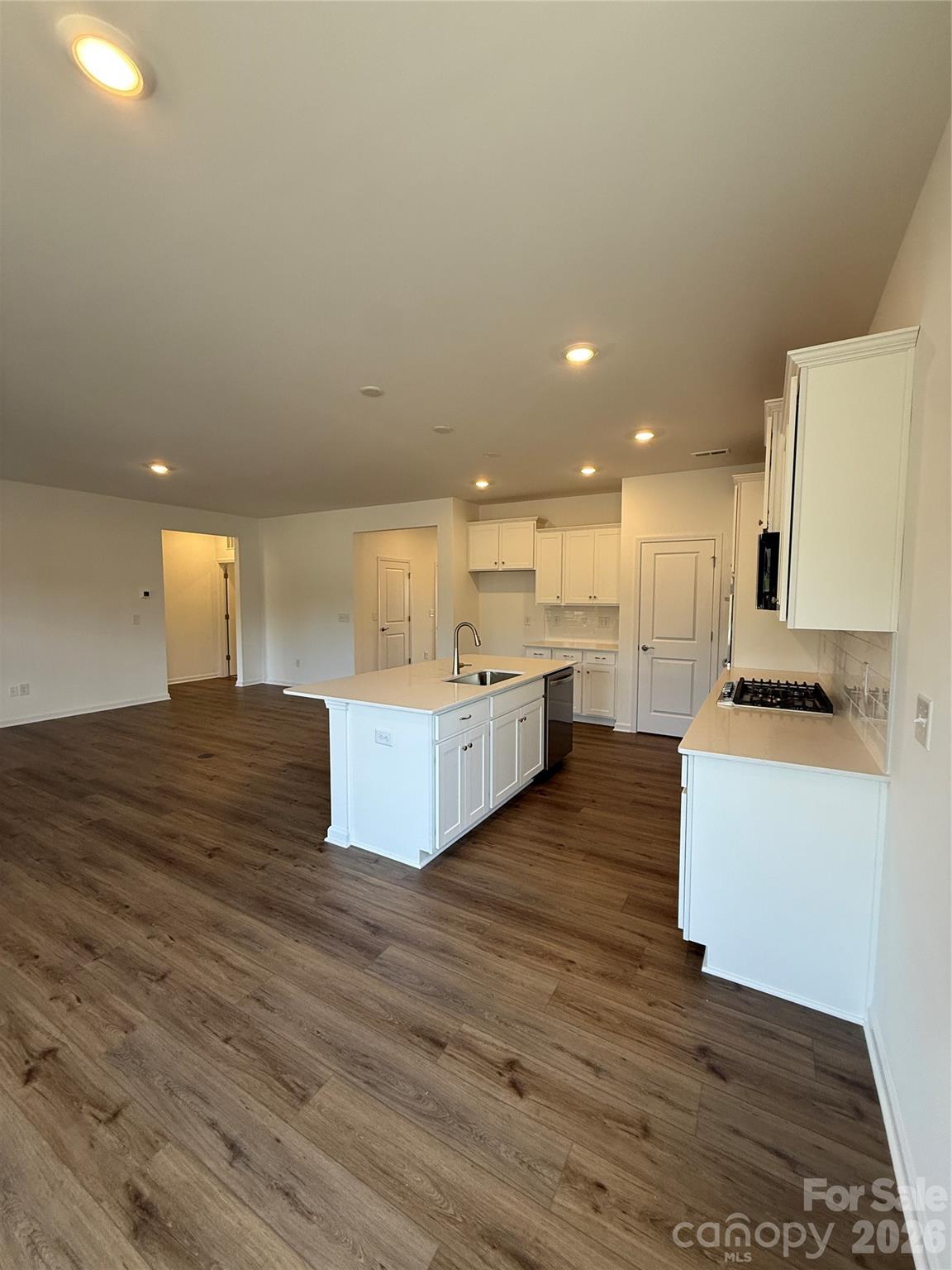 Roselyn - Residential