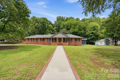 Photo of 185 Hillcrest Avenue SE, Concord, NC 28025 (MLS # 4396702)