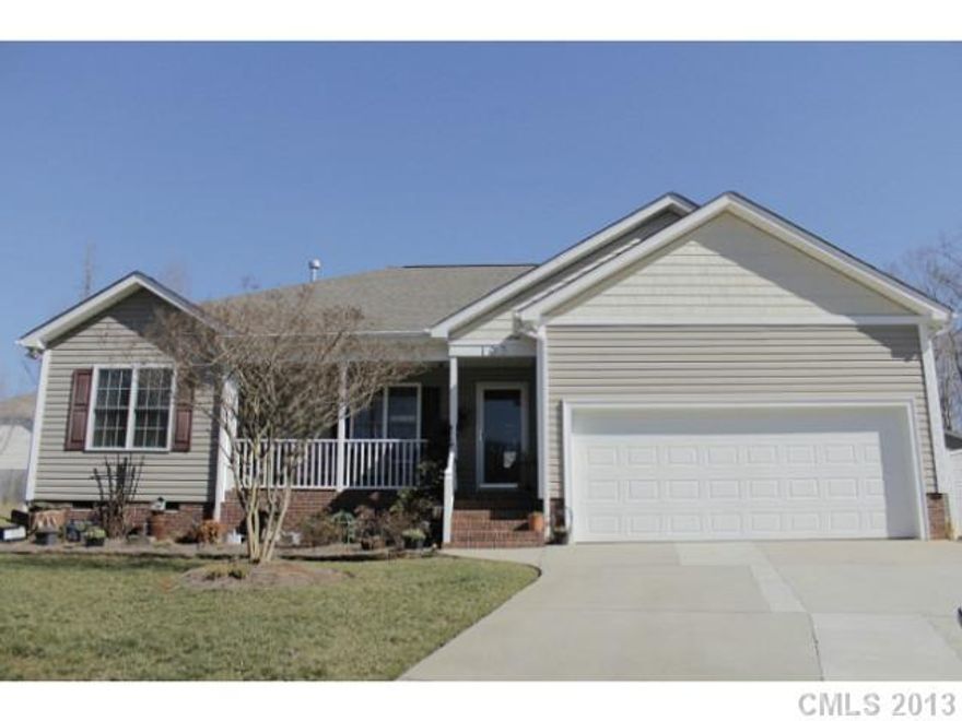 Nice 3 bedroom / 2 bath home in Forest Brook. New carpet new paint new blinds new bathroom fixtures & ceiling fans.