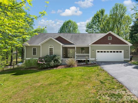 Photo of 37 Crimson Lane, Hendersonville, NC 28792 (MLS # 4372173)