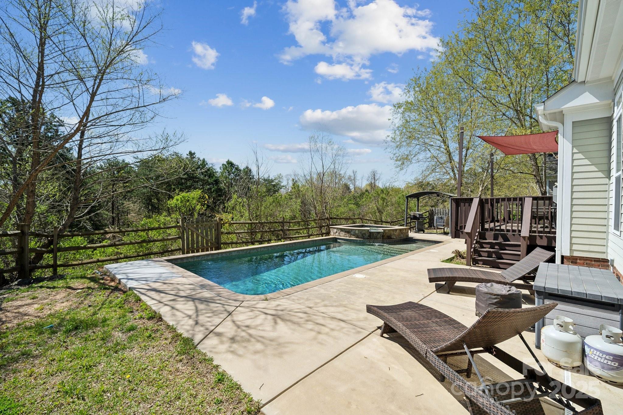 Lake Shore - Residential