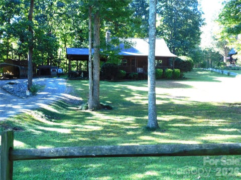 Photo of 306 Chickasaw Trail, Maiden, NC 28650 (MLS # 4429291)