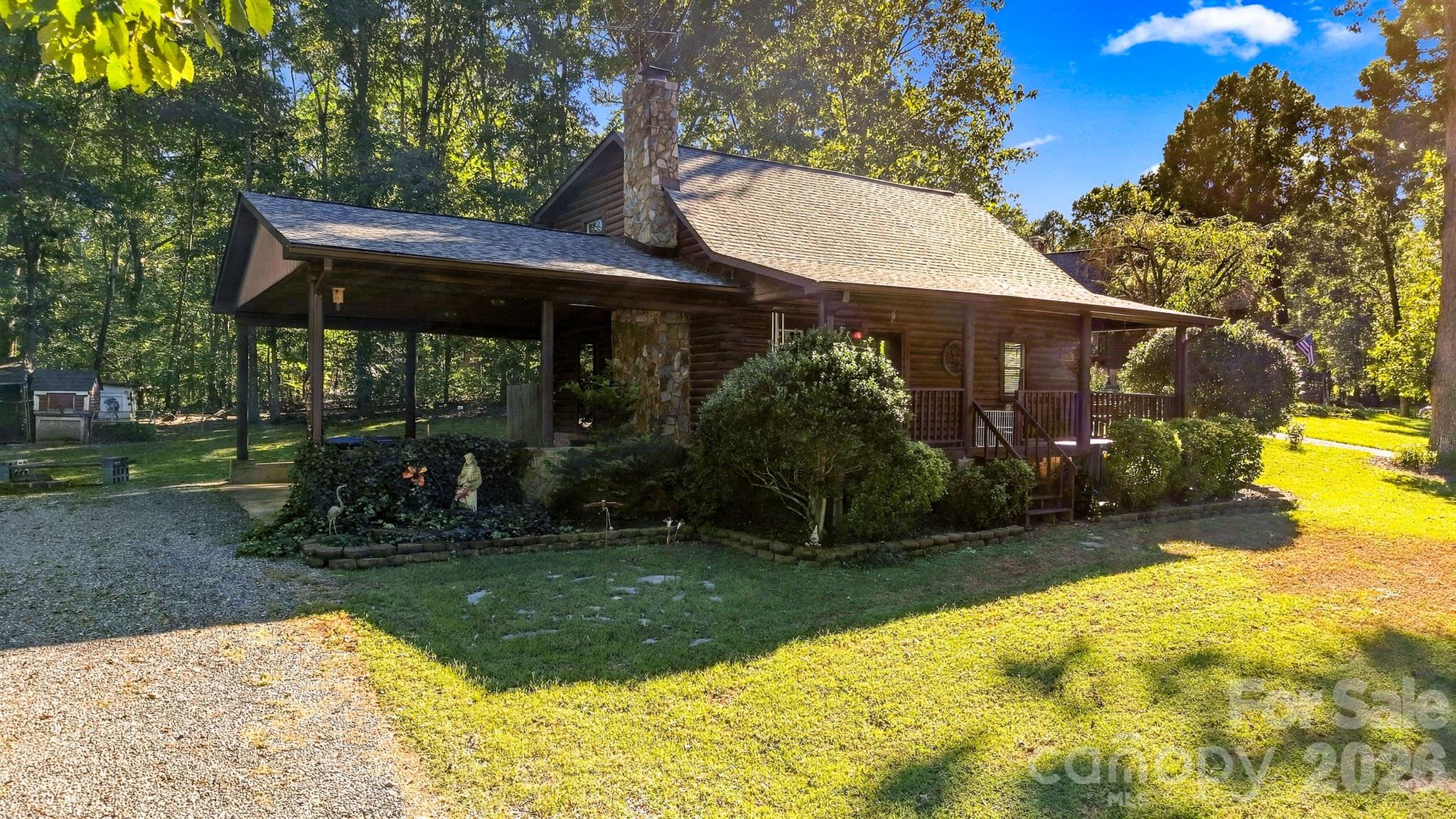 306 Chickasaw Trail