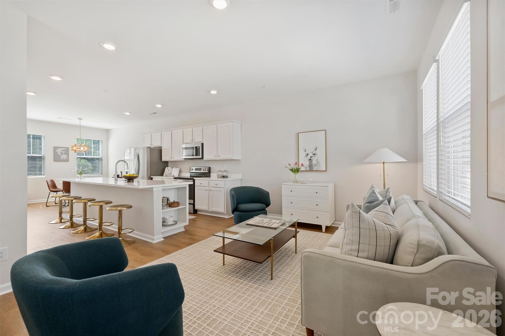 2405 Via del Conte Alley