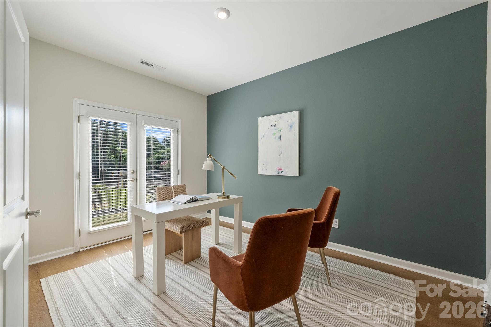 2405 Via del Conte Alley