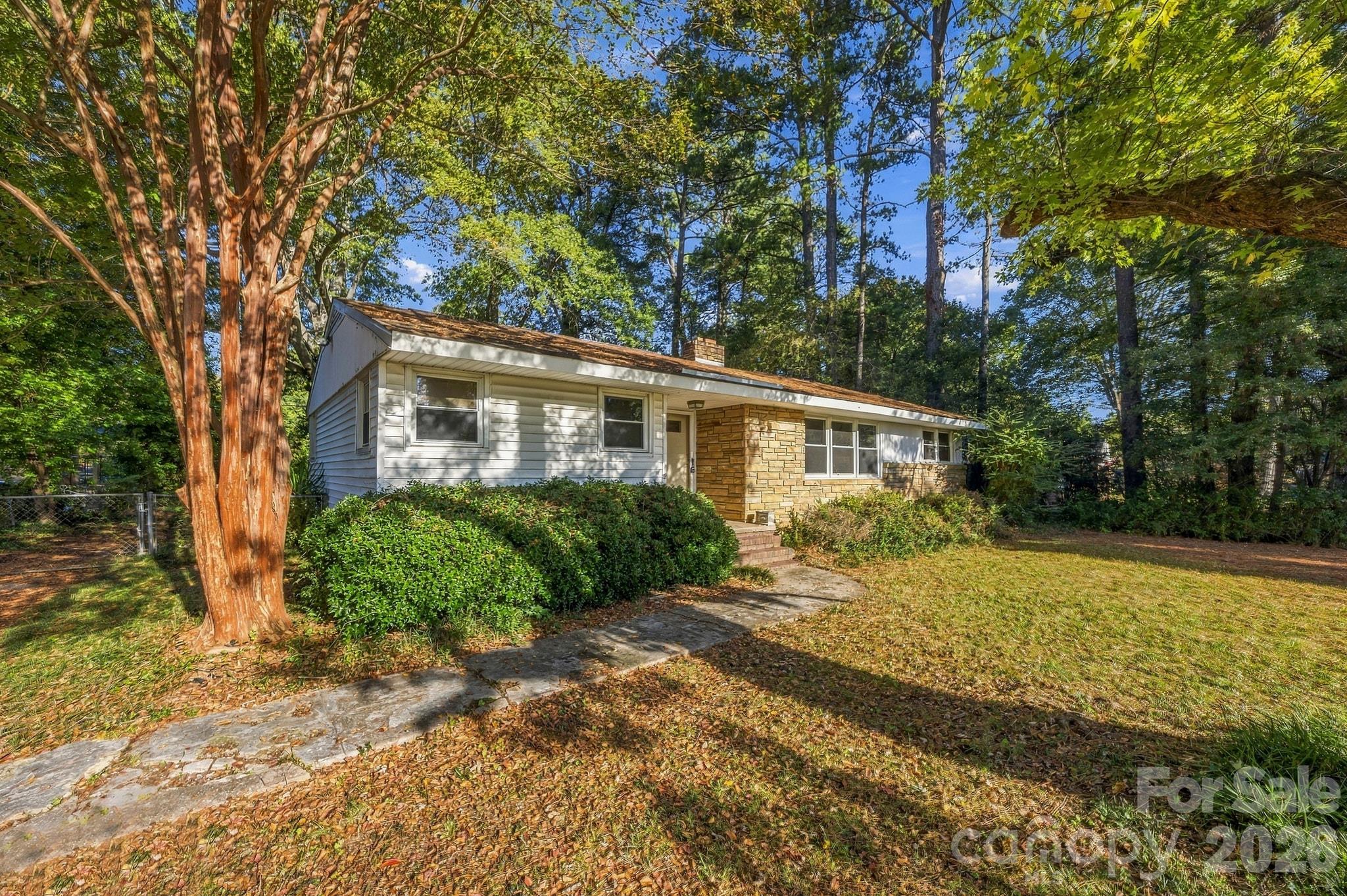 1427 Westbrook Circle