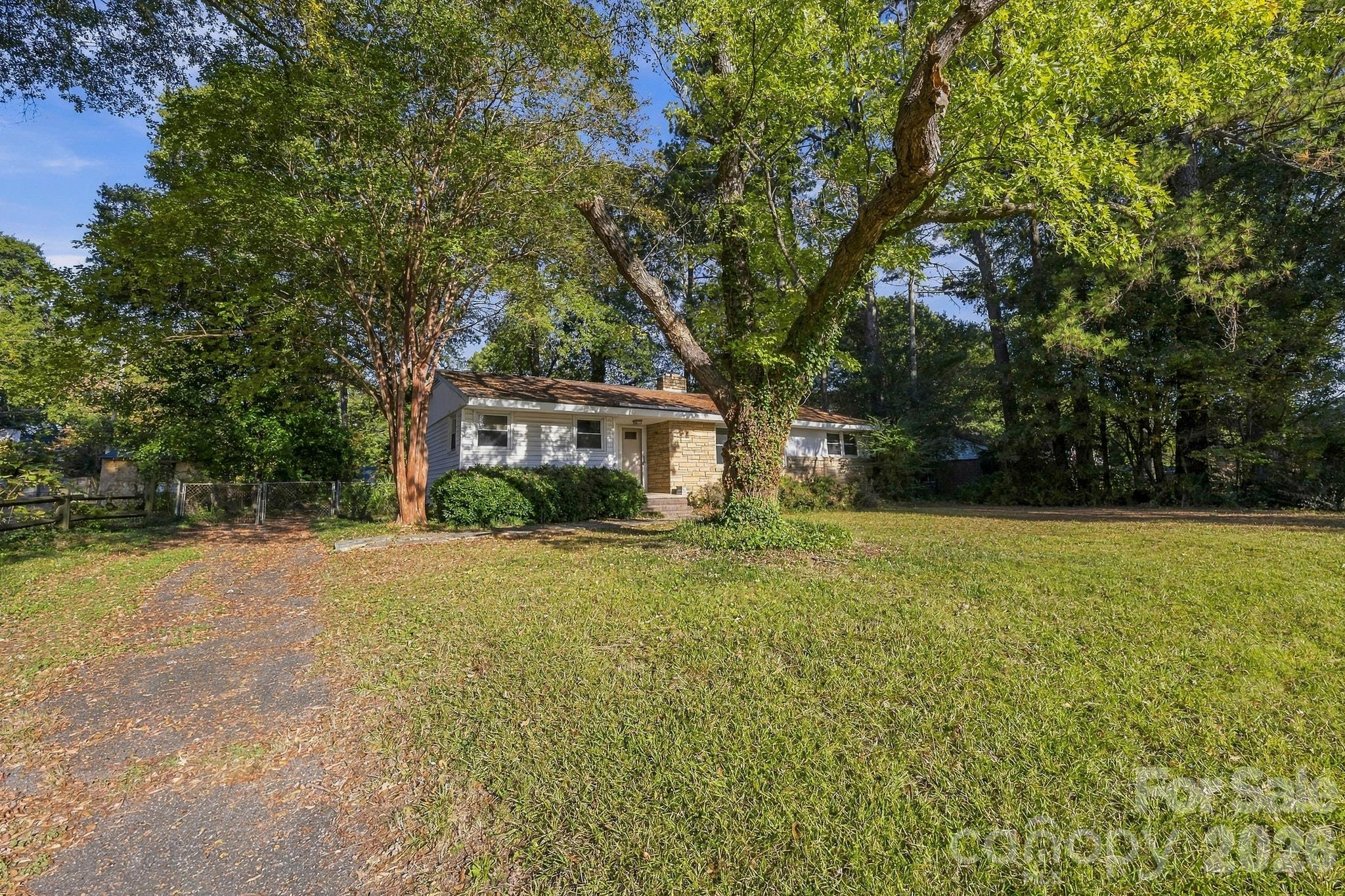1427 Westbrook Circle