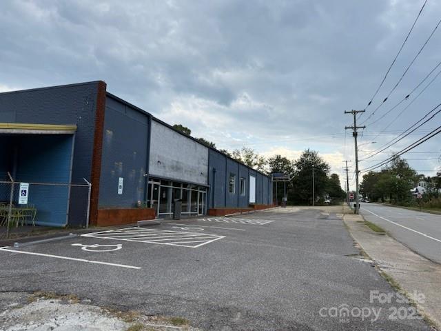 618 E Meeting Street